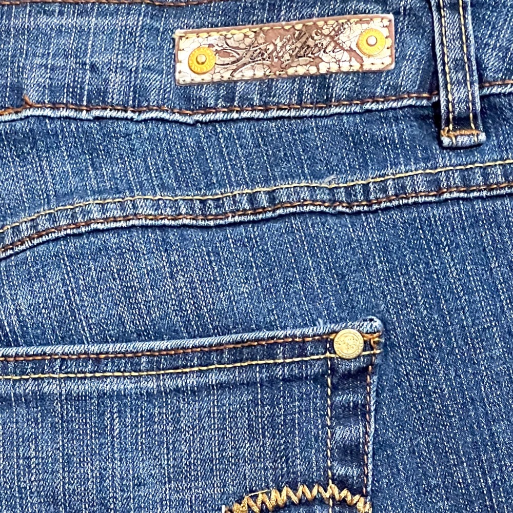 [South Pole] Medium Wash Stretchy Plus Size Jeans - Picture 3 of 7